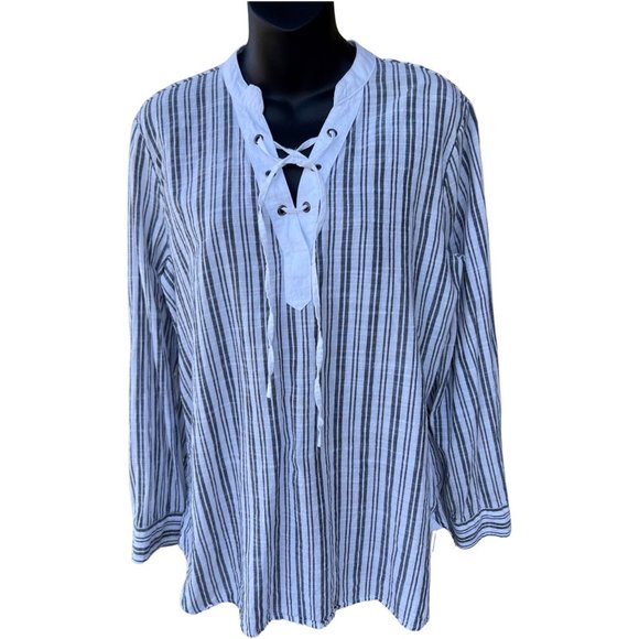 🌸4/$50🌸 Longsleeved Gray and White Striped Tunic - Picture 6 of 16